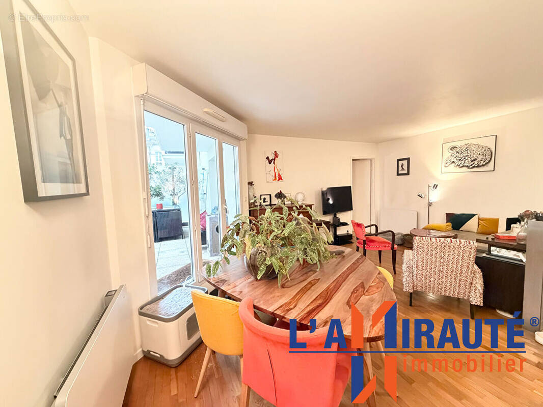 Appartement à SARTROUVILLE