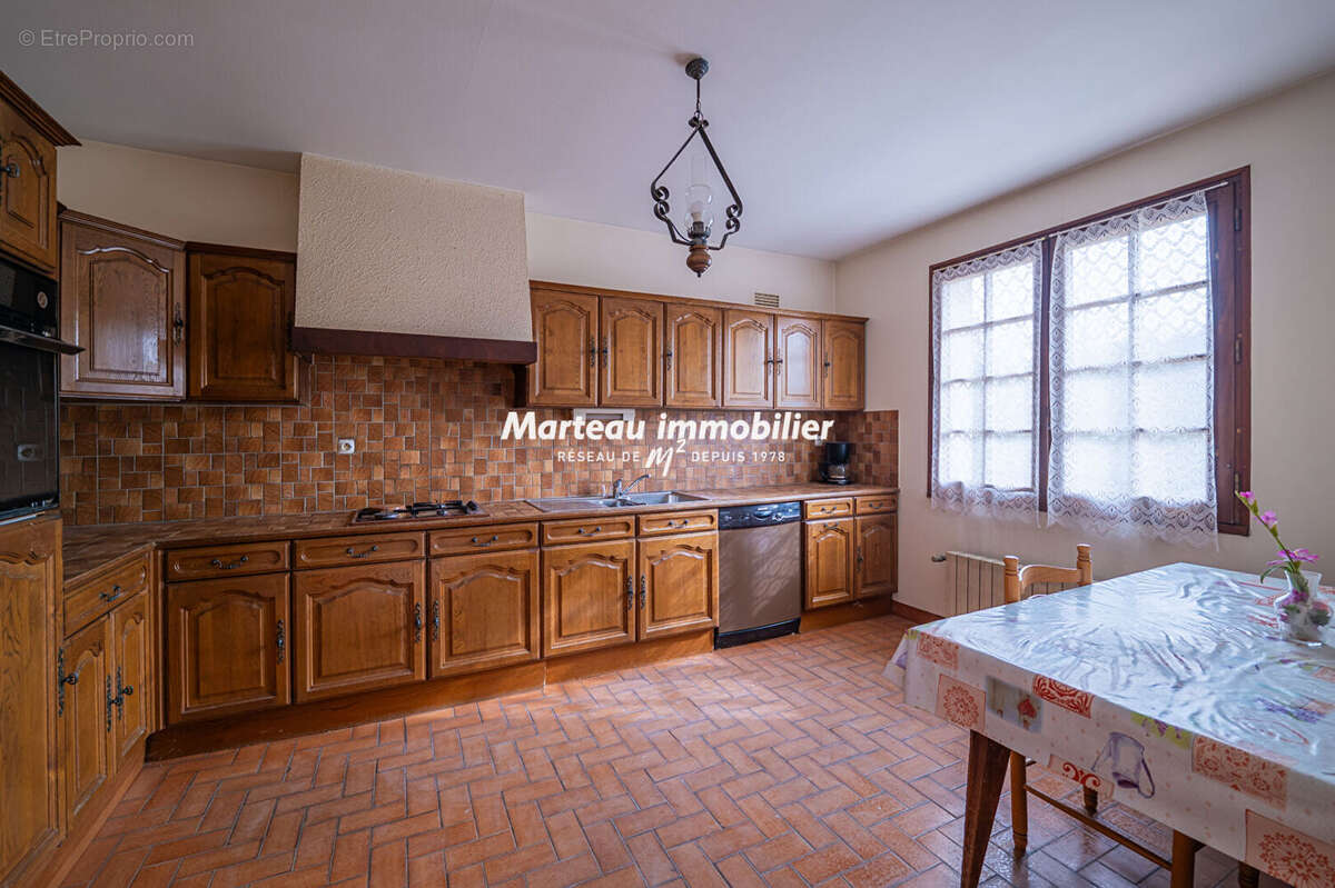 Maison à SAVIGNE-L'EVEQUE