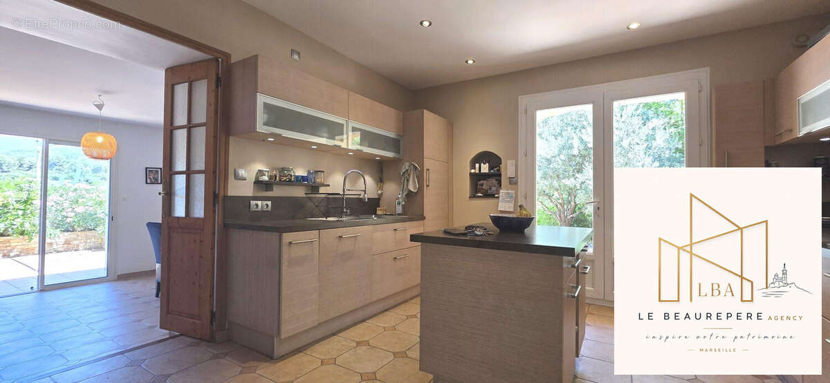 Maison 171 m² à Marseille-11e  - photo 6