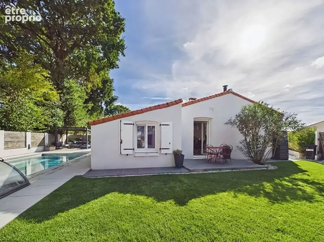 OUDAIRIES - Maison 5 ch - 160 m² - Piscine, terrain clos au calme - photo 4