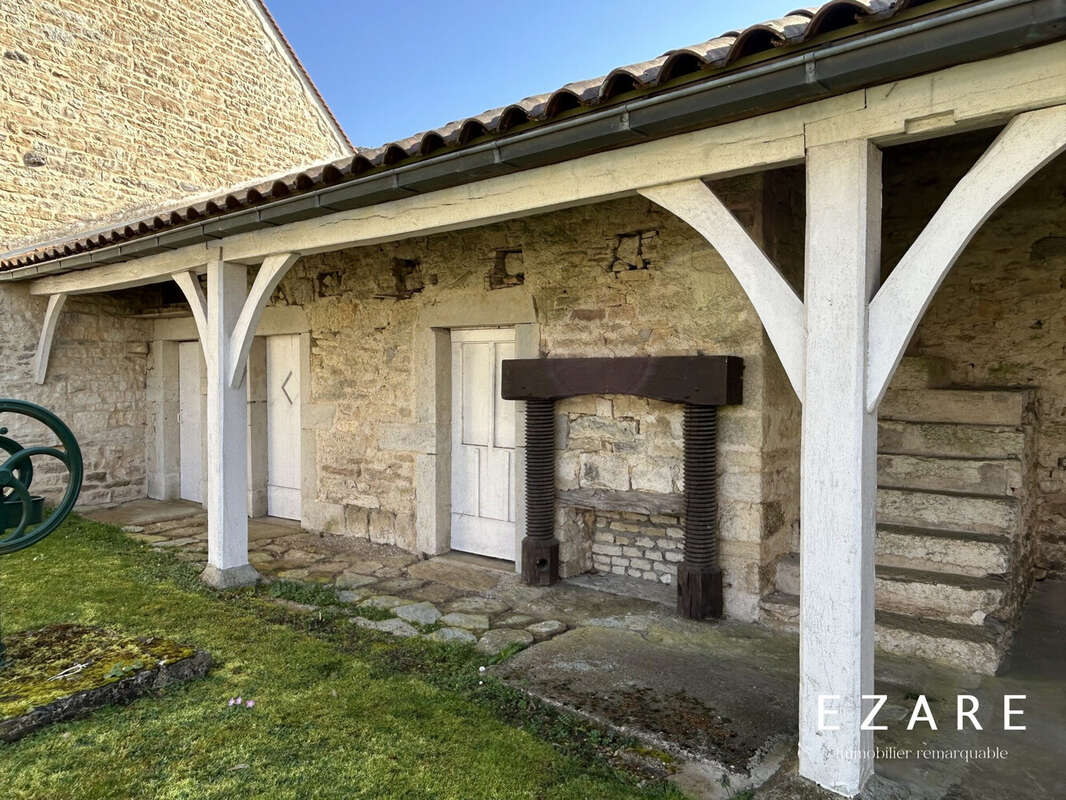 Maison à ARC-SUR-TILLE