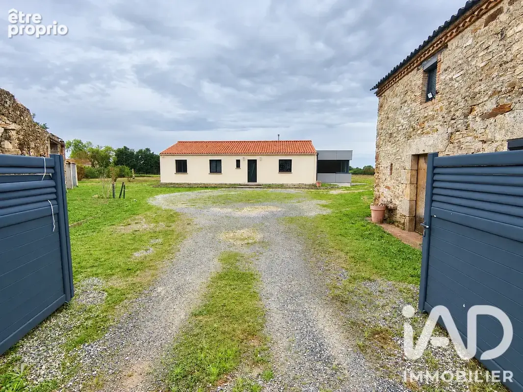 Photo 1 - Maison à VIEILLEVIGNE