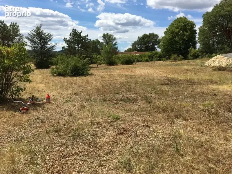 Photo Terrain à Arpaillargues-Et-Aureillac au prix de 109 000€