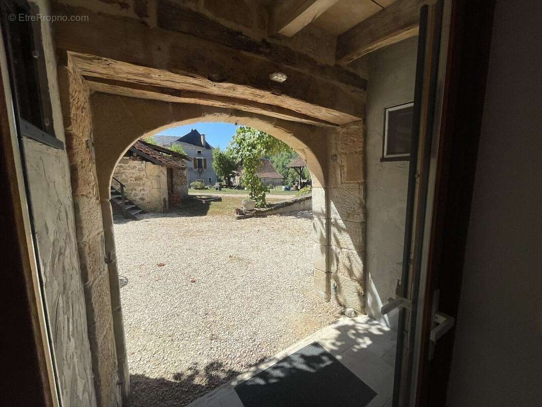 Belle grange rénovée avec dépendance de charme - photo 17