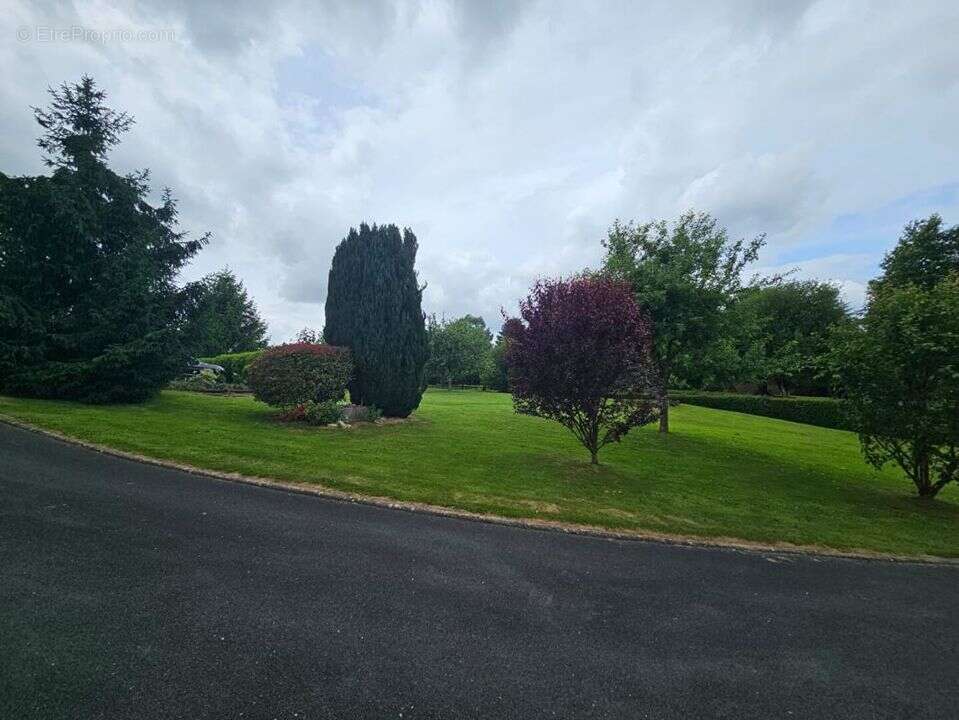 Maison à SAINT-GEORGES-EN-AUGE