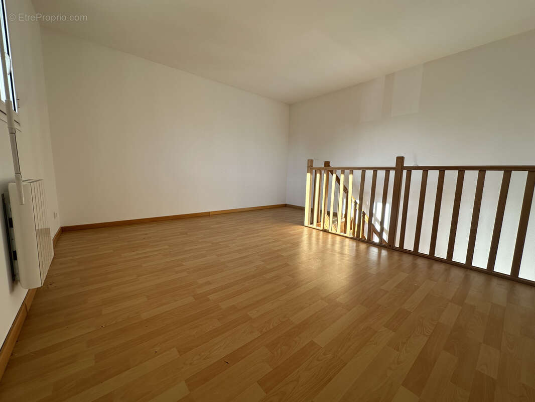 Maison a varzay - photo 10
