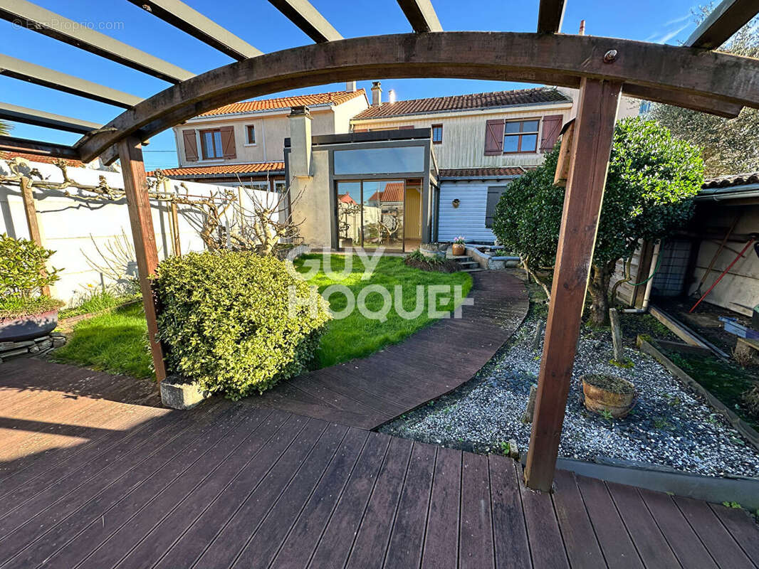 Maison à SAINT-SEBASTIEN-SUR-LOIRE