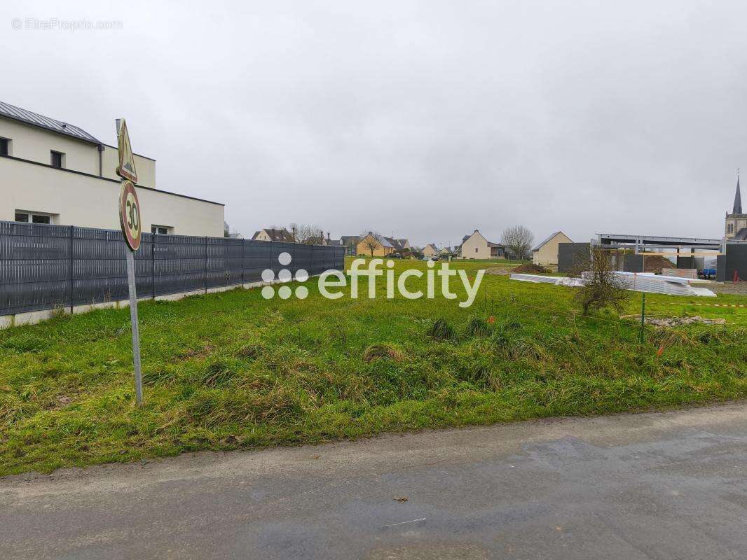 Terrain à LE CROUAIS