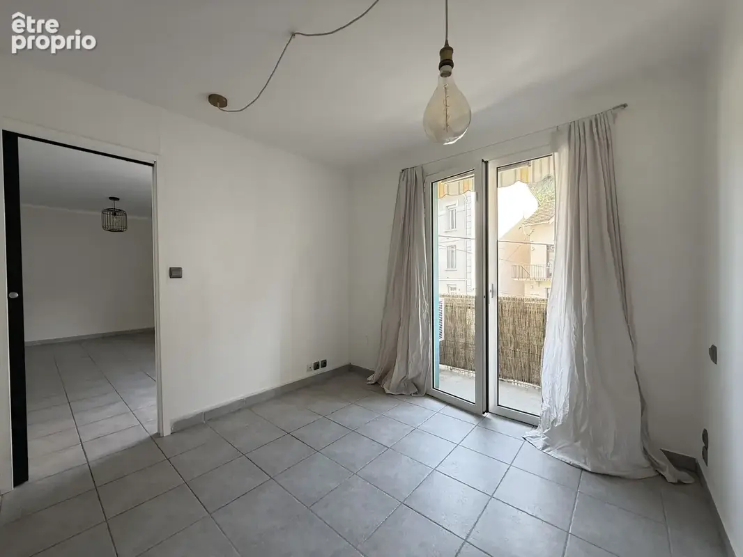 Amélie-les-bains   f2 en très bon état avec 2 balcons, grande cave & parking - photo 7