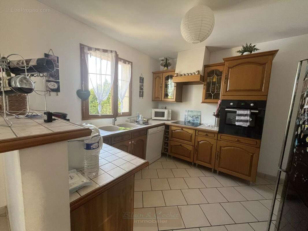 Maison de plain-pied à Saint-Maurice-sur-Fessard - photo 4