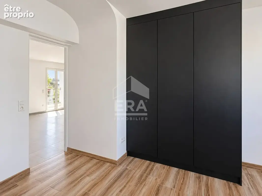 T3 rénové avec BOX GARAGE sécurisée - CALME - photo 4