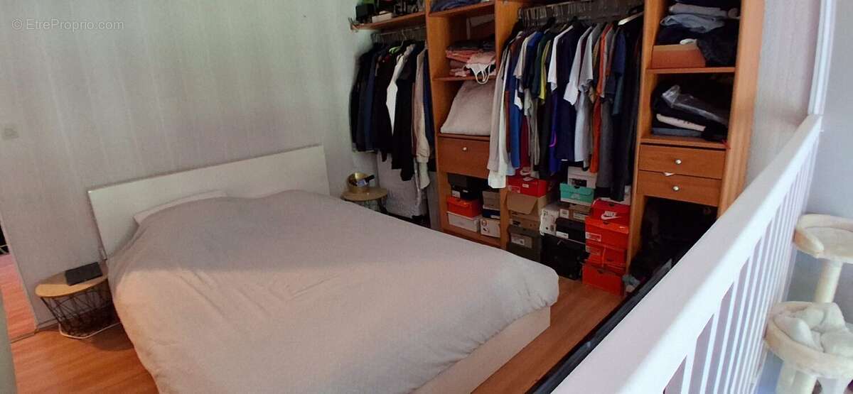 Chambre confortable idéale pour un locataire longue durée - Appartement à LOUVIERS