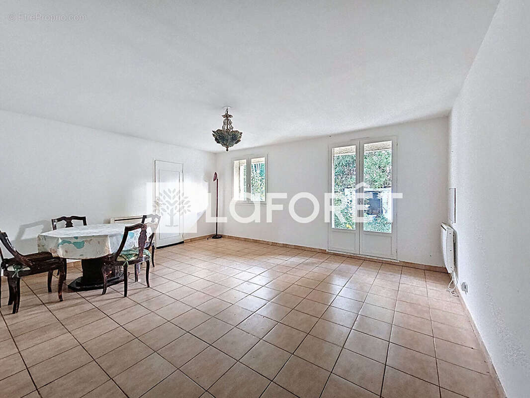 Maison à SAVIGNY-LE-TEMPLE