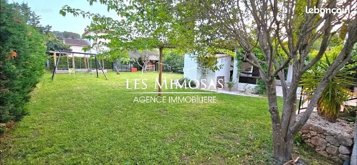 Maison à PUGET-SUR-ARGENS