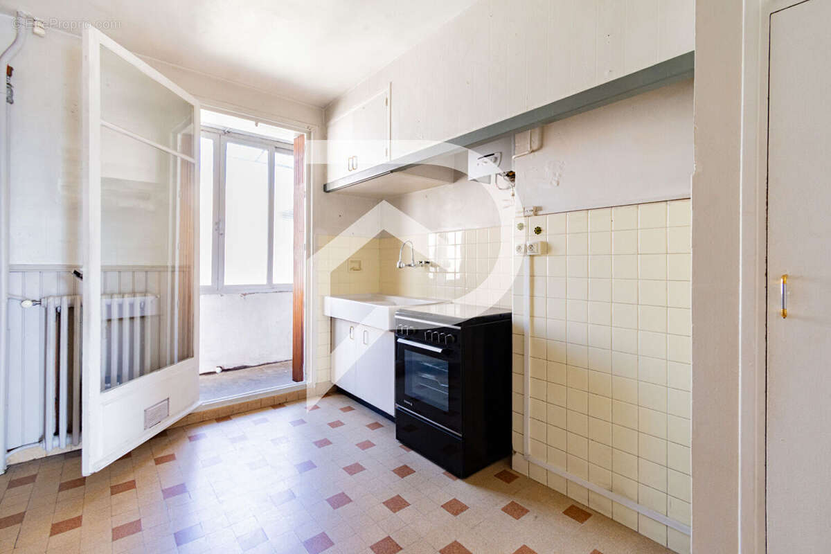 Appartement à MARSEILLE-4E