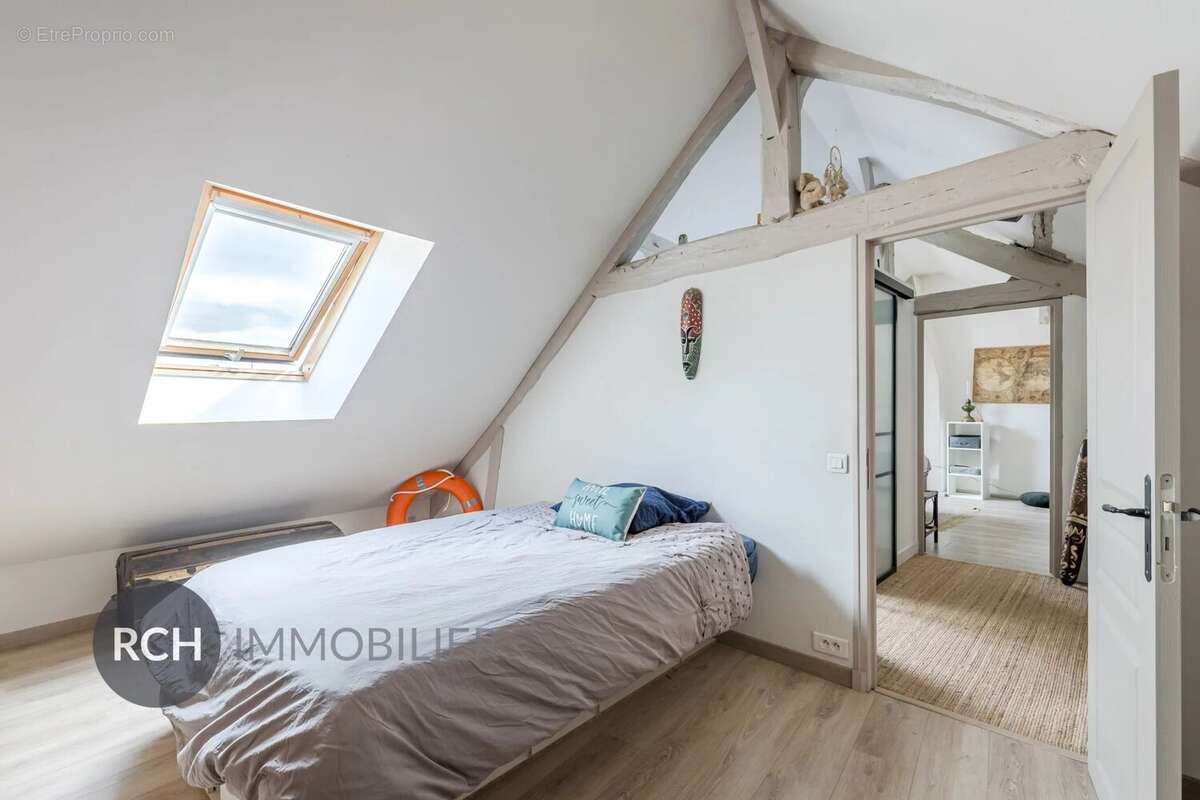 Maison à MEZY-SUR-SEINE