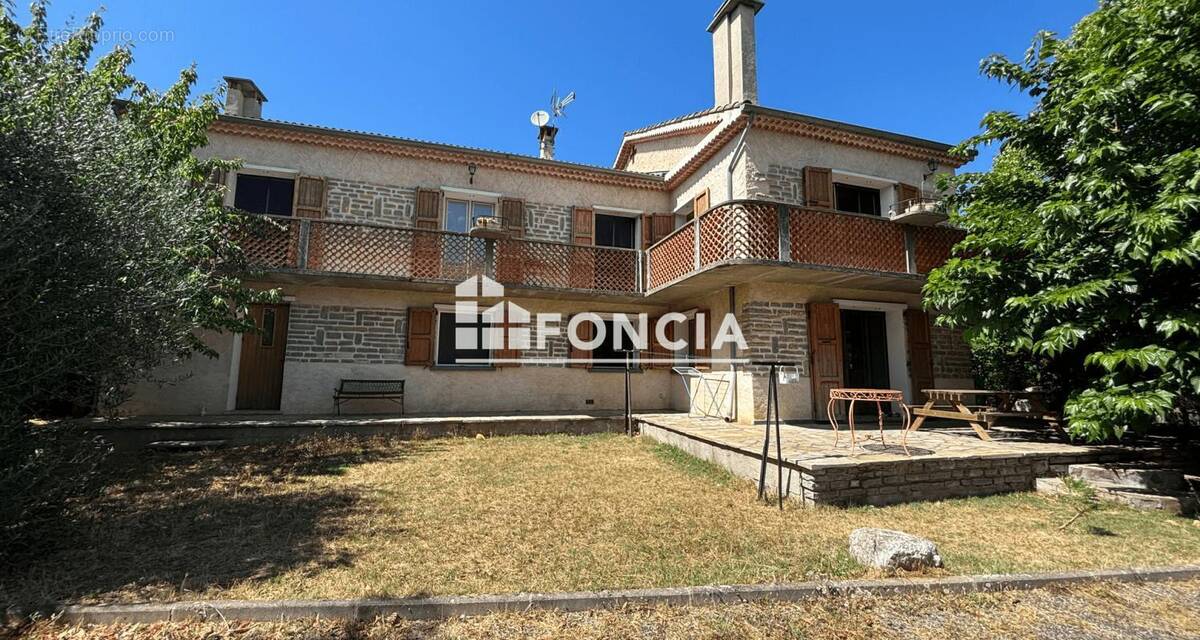 Maison à AIGLUN