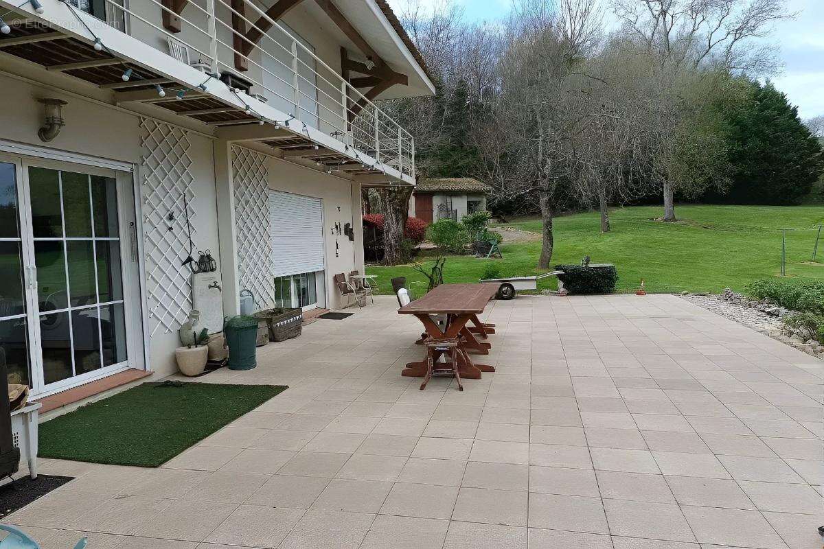 Maison à PUYBEGON