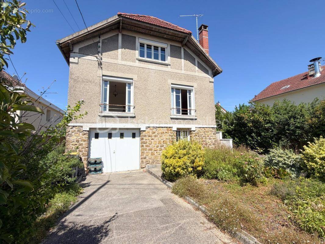 Maison à RIS-ORANGIS