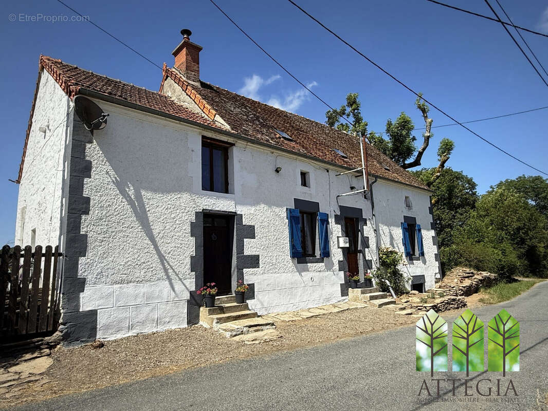 Maison 140 m² à Boussac-Bourg  - photo 2