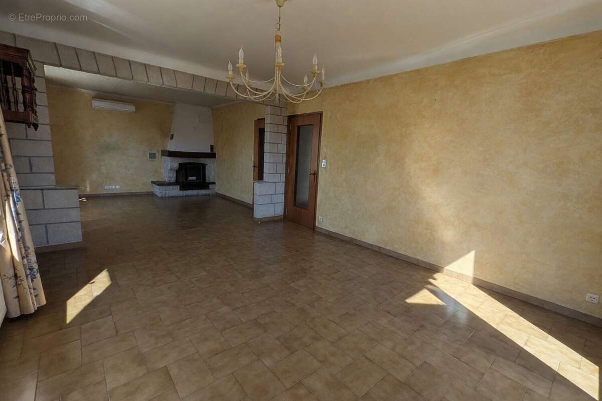 Maison à MORIERES-LES-AVIGNON