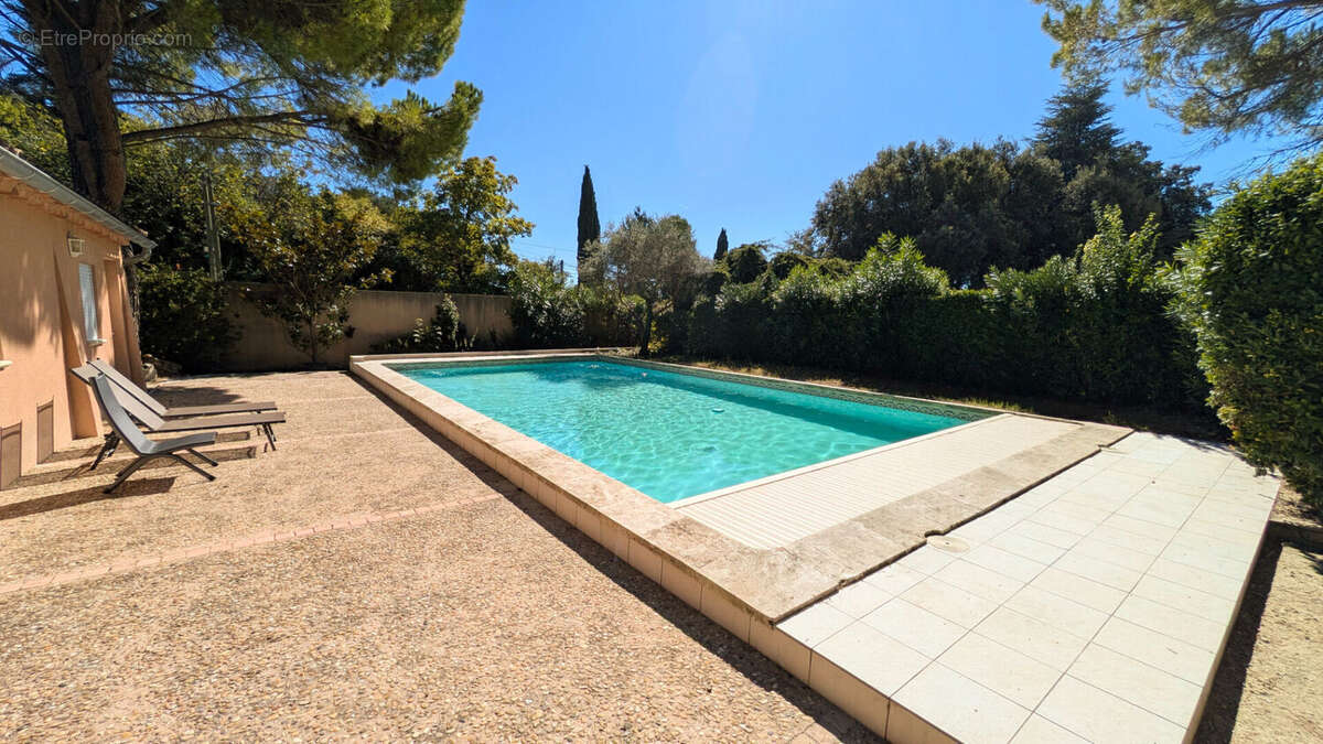 Maison à L&#039;ISLE-SUR-LA-SORGUE