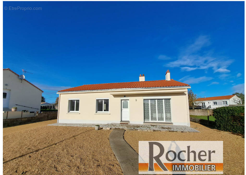 Maison à SAINT-CHRISTOPHE-DU-LIGNERON