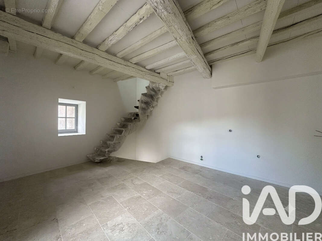 Maison 82 m² à Saint-Gilles  - photo 3