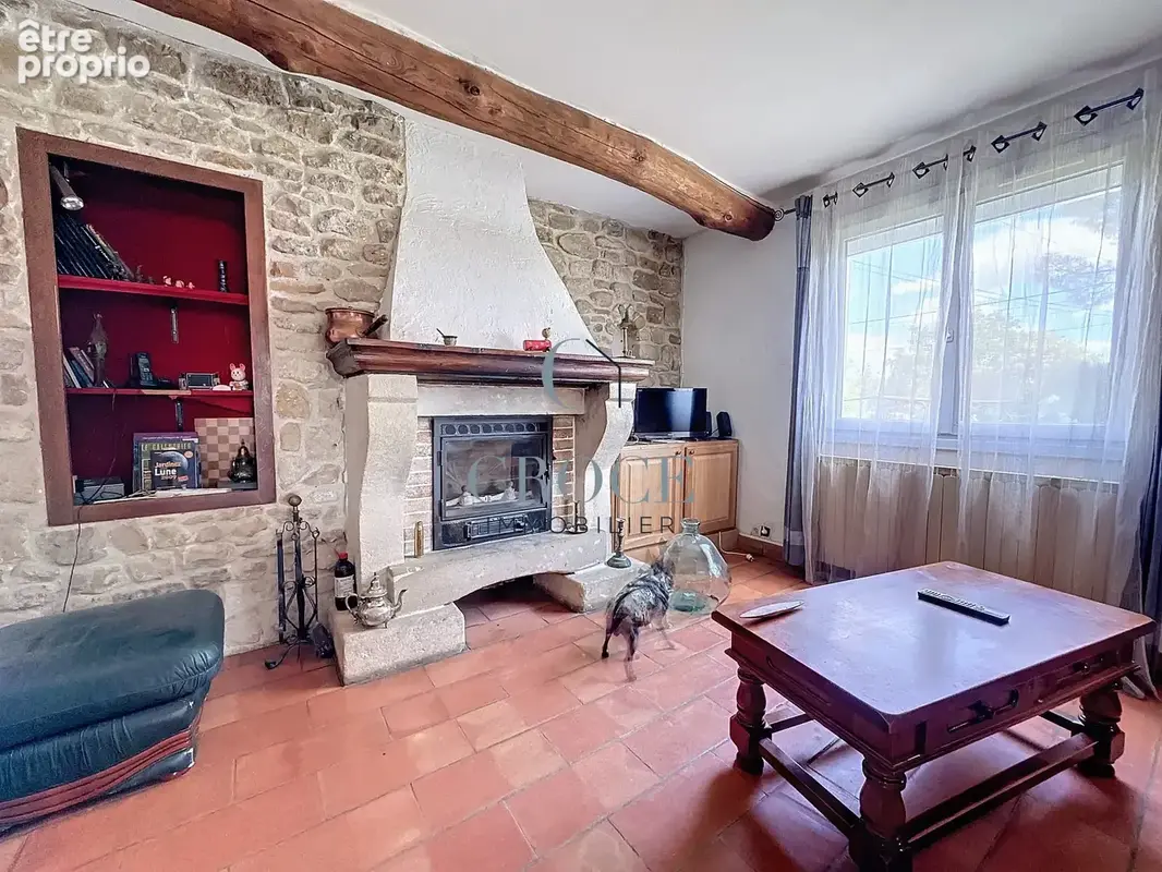 Salon maison 1 avec cheminée