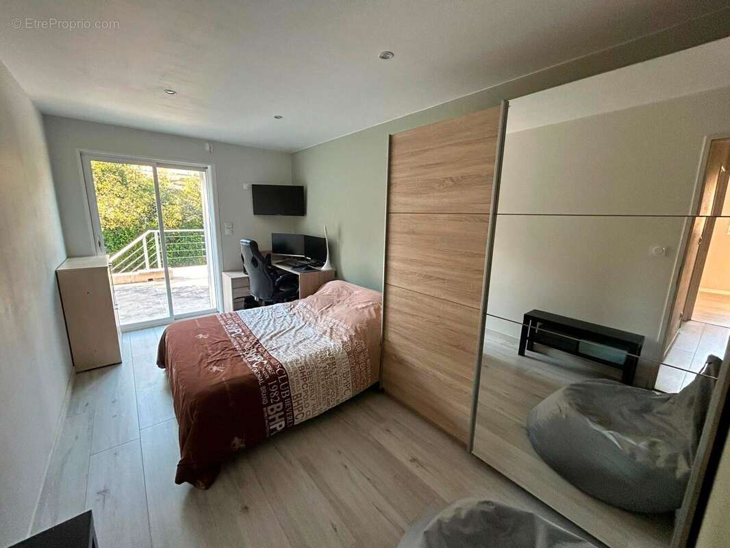 Maison à CHATEAUNEUF-DE-GADAGNE