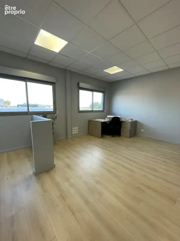 Bâtiment professionnel de 560m2 - photo 1