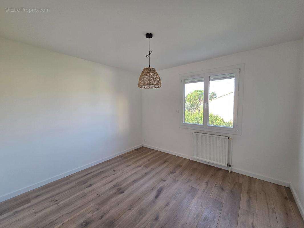 Maison à MONTELIMAR