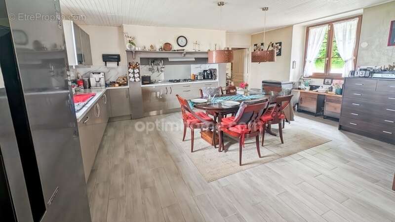 Maison à BADEFOLS-D&#039;ANS