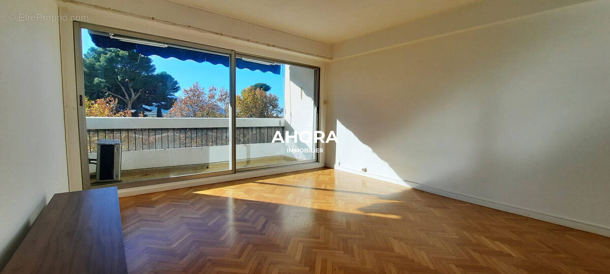 Appartement à MARSEILLE-9E