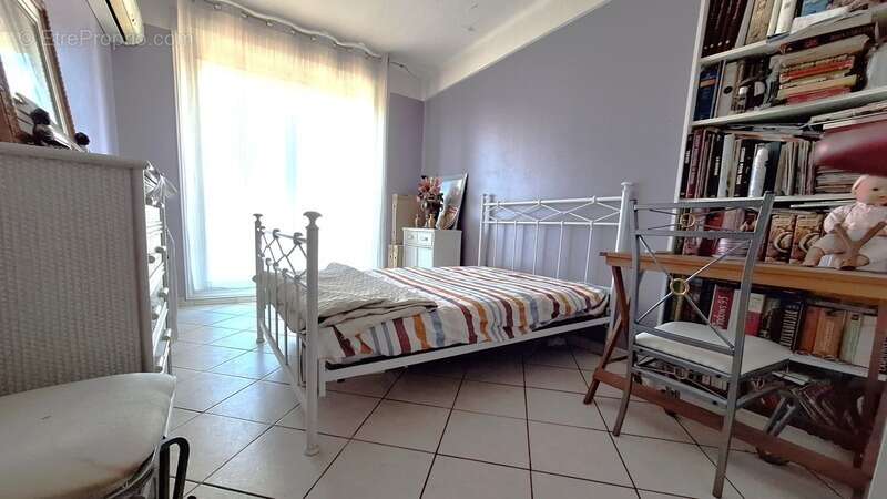 Appartement à MARSEILLE-4E