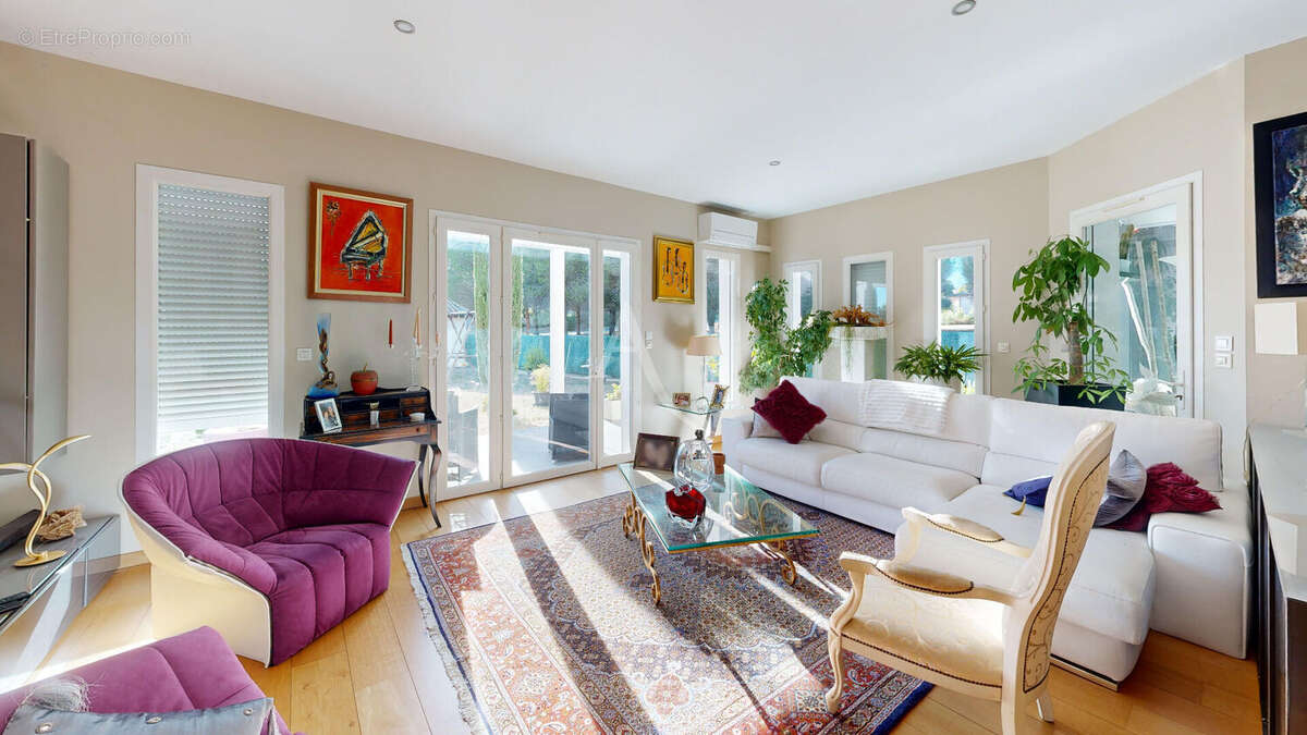 Maison à VILLEMOUSTAUSSOU