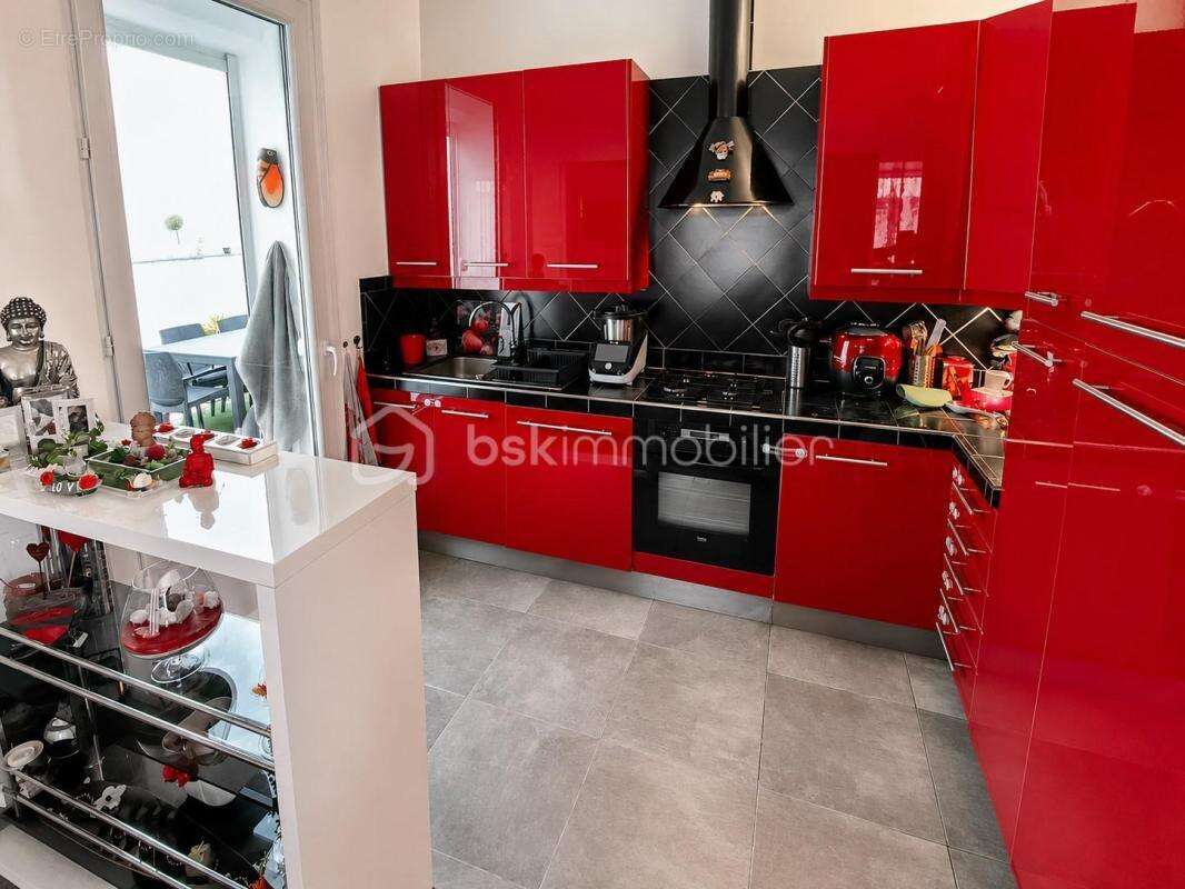 À vendre – maison familiale évolutive 130,50 m² – 4 chambres – 2 logements (t3 + t3) – jardin – terrasses – garage – toulon oues - photo 4