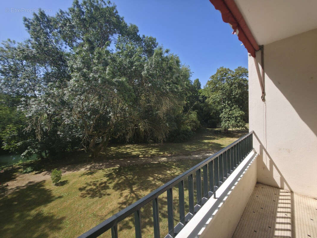 Appartement 94 m² à Poitiers  - photo 2