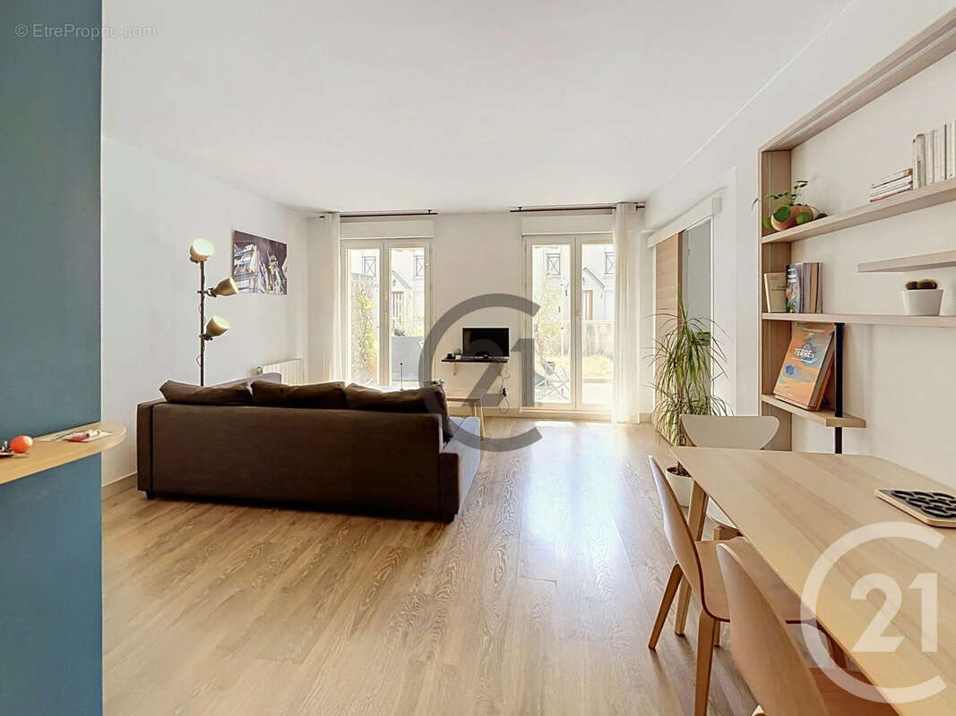 Appartement à BRIE-COMTE-ROBERT