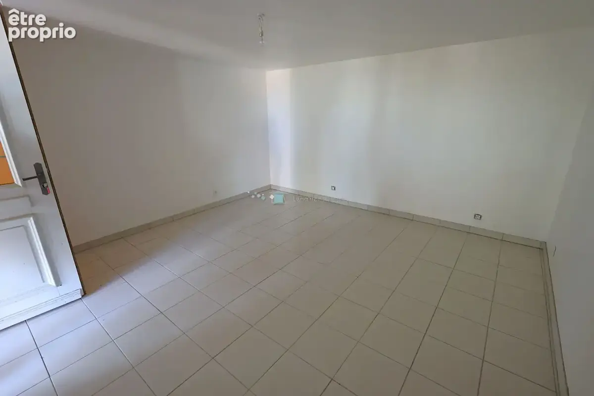 Maison 215 m² vue mer comprenant 2 maisons et un appartement F2 - photo 15