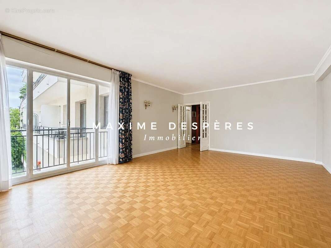Appartement à NEUILLY-SUR-SEINE