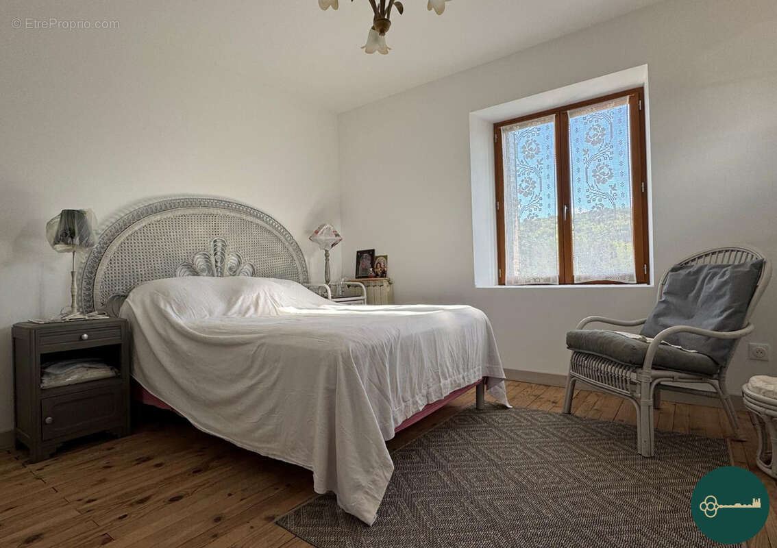 Maison à CHOLOY-MENILLOT