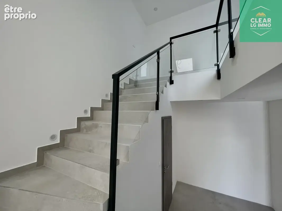 maison récente toit plat - photo 2