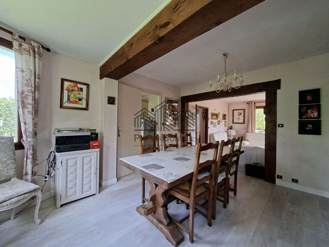 Maison à VIRONVAY