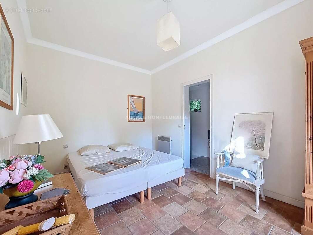 Maison à LA RIVIERE-SAINT-SAUVEUR