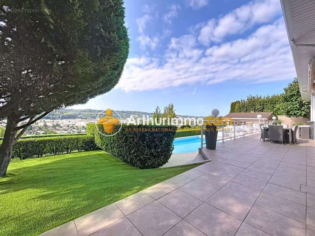 Maison à BOURGOIN-JALLIEU