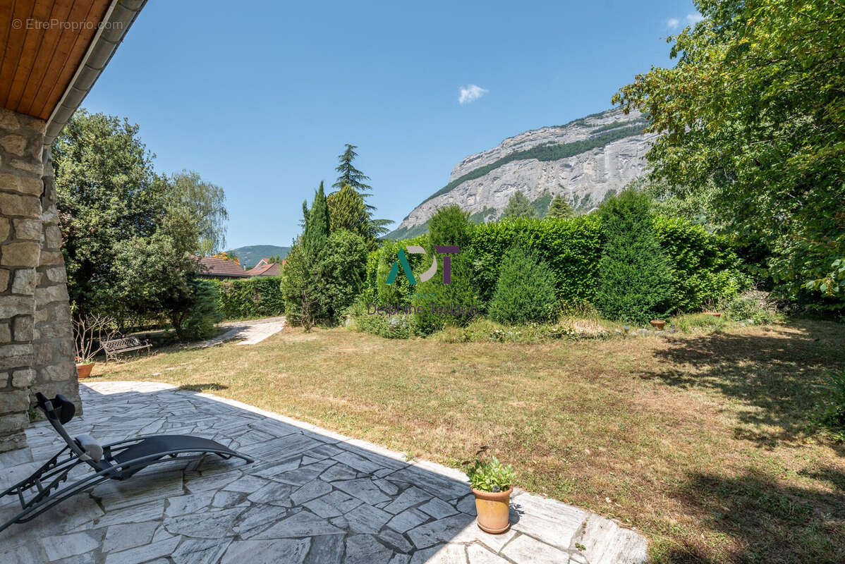 Maison à MEYLAN