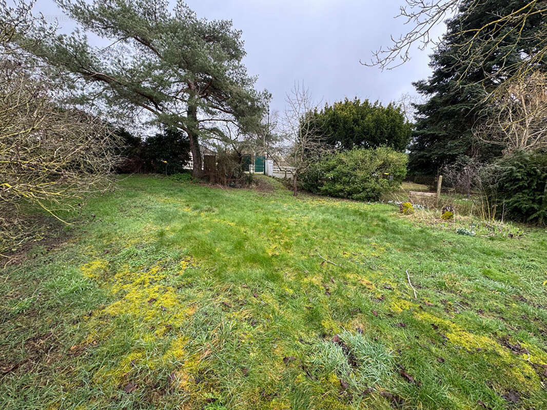 Terrain à BONNIERES-SUR-SEINE