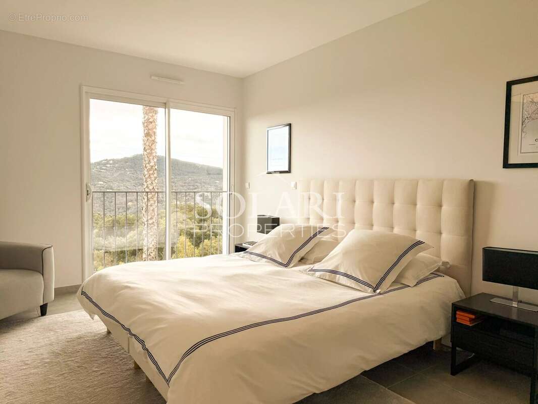 Maison à MANDELIEU-LA-NAPOULE