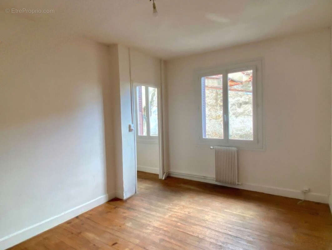 Appartement à LABRUGUIERE